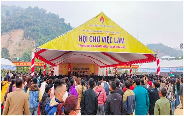 Làm tốt công tác kết nối cung - cầu lao động sẽ giúp hạn chế tỷ lệ thất nghiệp. Ảnh: NA anh-1-lam-tot-cong-tac-ket-noi-cung-cau-lao-dong-se-giup-han-che-ty-le-that-nghiep-anh-na.png