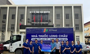 FPT Long Châu “thần tốc” điều động 10 tấn thuốc, phối hợp các đơn vị hỗ trợ người dân vùng bão lũ