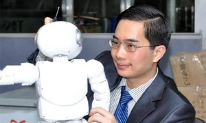 Công ty robot Tosy triệu đô của ông Hồ Vĩnh Hoàng bị "nhắc tên" vì chậm đóng BHXH hàng tỷ đồng