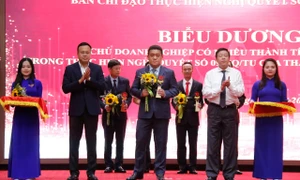 LADODA được Thành uỷ Hà Nội biểu dương vì có thành tích xuất sắc