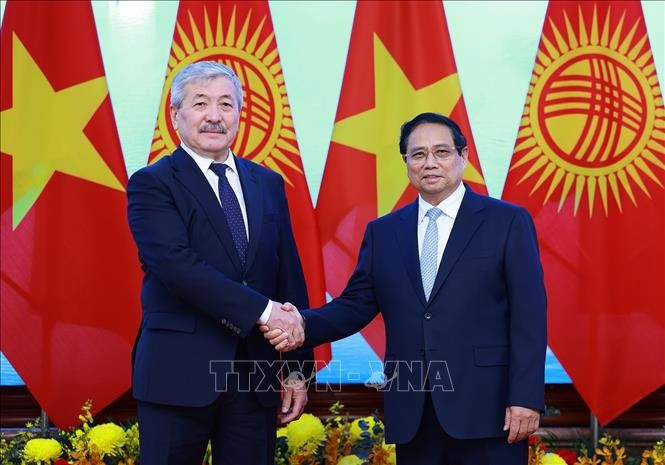 Thủ tướng Phạm Minh Chính và Thủ tướng Kyrgyzstan Adylbek Kasymaliev. Ảnh: Dương Giang/TTXVN Thủ tướng Phạm Minh Chính và Thủ tướng Kyrgyzstan Adylbek Kasymaliev. Ảnh: Dương Giang/TTXVN