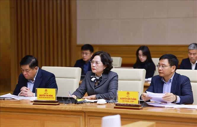 Đại diện các bộ, ngành tham dự phiên họp của Ban Chỉ đạo Trung ương triển khai xóa nhà tạm, nhà dột nát. Ảnh: Dương Giang/TTXVN Đại diện các bộ, ngành tham dự phiên họp của Ban Chỉ đạo Trung ương triển khai xóa nhà tạm, nhà dột nát. Ảnh: Dương Giang/TTXVN