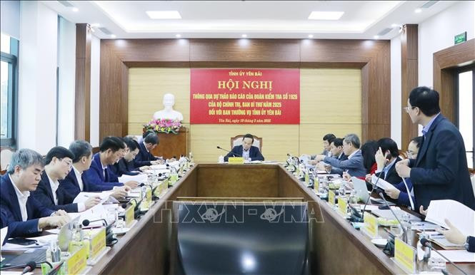 Quang cảnh buổi làm việc Quang cảnh buổi làm việc