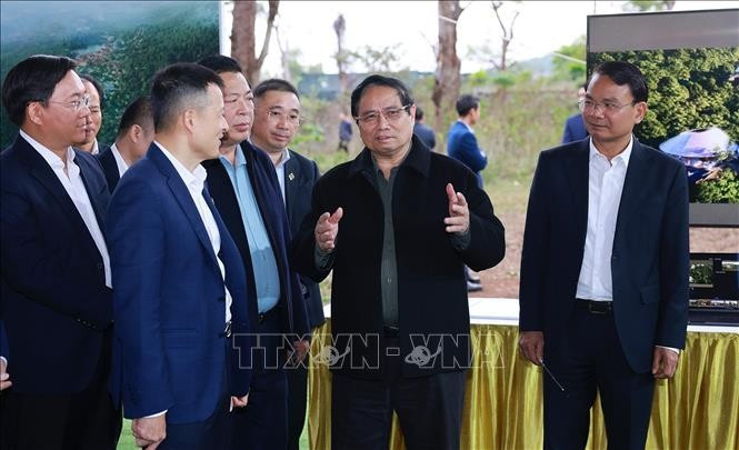 Thủ tướng Phạm Minh Chính khảo sát dự án Khu du lịch nghỉ dưỡng sinh thái Tam Đảo 2 tại thị trấn Đại Đình, huyện Tam Đảo. Ảnh: Dương Giang/TTXVN Thủ tướng Phạm Minh Chính khảo sát dự án Khu du lịch nghỉ dưỡng sinh thái Tam Đảo 2 tại thị trấn Đại Đình, huyện Tam Đảo. Ảnh: Dương Giang/TTXVN