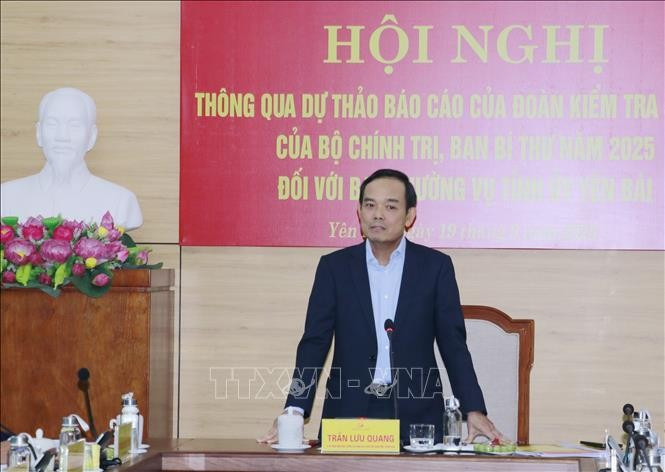 Bí thư Trung ương Đảng, Trưởng Ban Chính sách, chiến lược Trung ương, Trưởng Đoàn kiểm tra Trần Lưu Quang kết luận buổi làm việc. Bí thư Trung ương Đảng, Trưởng Ban Chính sách, chiến lược Trung ương, Trưởng Đoàn kiểm tra Trần Lưu Quang kết luận buổi làm việc.