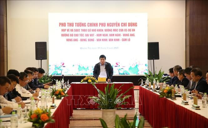 Phó Thủ tướng Nguyễn Chí Dũng phát biểu tại buổi làm việc ptt-nguyen-tri-dung-quang-tri-10032025-02.jpg
