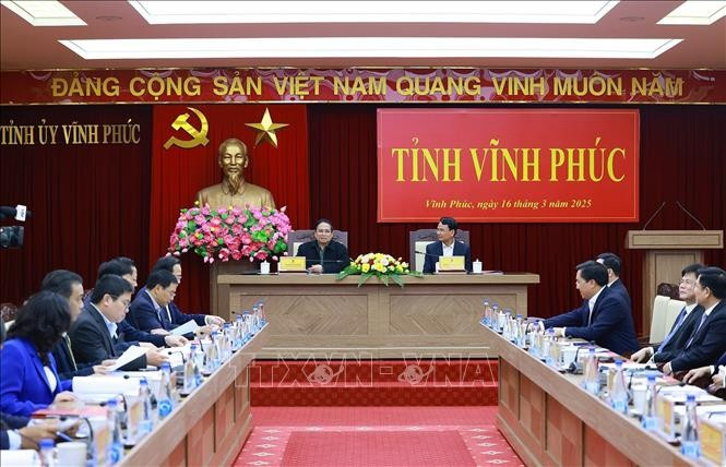 Thủ tướng Phạm Minh Chính làm việc với Ban Thường vụ Tỉnh uỷ Vĩnh Phúc về tình hình phát triển kinh tế - xã hội. Ảnh: Dương Giang/TTXVN Thủ tướng Phạm Minh Chính làm việc với Ban Thường vụ Tỉnh uỷ Vĩnh Phúc về tình hình phát triển kinh tế - xã hội. Ảnh: Dương Giang/TTXVN