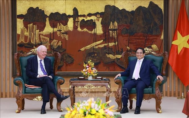 Thủ tướng Phạm Minh Chính tiếp ông Thomas J. Vallely, Cố vấn cấp cao về Việt Nam tại Viện Đông Nam Á thuộc Đại học Columbia (Hoa Kỳ). Ảnh: Dương Giang/TTXVN Thủ tướng Phạm Minh Chính tiếp ông Thomas J. Vallely, Cố vấn cấp cao về Việt Nam tại Viện Đông Nam Á thuộc Đại học Columbia (Hoa Kỳ). Ảnh: Dương Giang/TTXVN
