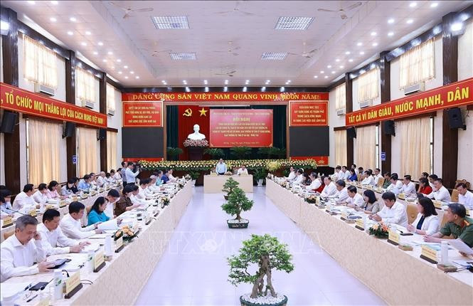 Hội nghị thông qua dự thảo báo cáo của Đoàn kiểm tra 1908 đối với các Ban Thường vụ Thành ủy TP. Hồ Chí Minh, Tỉnh ủy Bình Dương và Tỉnh ủy Bà Rịa - Vũng Tàu. Ảnh: Dương Giang/TTXVN Hội nghị thông qua dự thảo báo cáo của Đoàn kiểm tra 1908 đối với các Ban Thường vụ Thành ủy TP. Hồ Chí Minh, Tỉnh ủy Bình Dương và Tỉnh ủy Bà Rịa - Vũng Tàu. Ảnh: Dương Giang/TTXVN