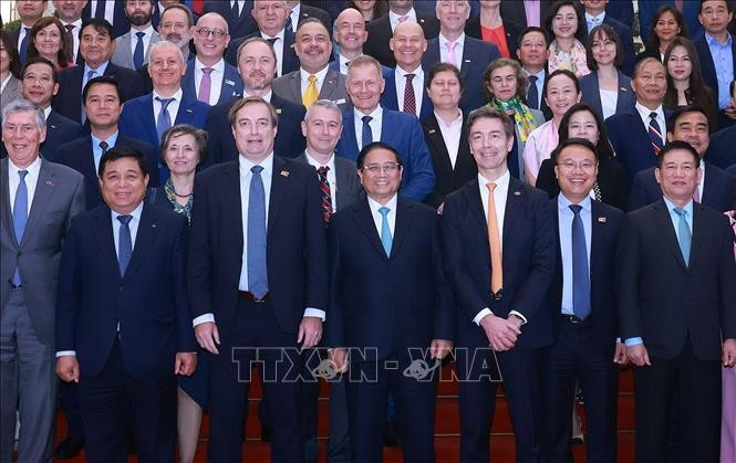 Thủ tướng Phạm Minh Chính với các doanh nghiệp châu Âu. Ảnh: Dương Giang/TTXVN Thủ tướng Phạm Minh Chính với các doanh nghiệp châu Âu. Ảnh: Dương Giang/TTXVN