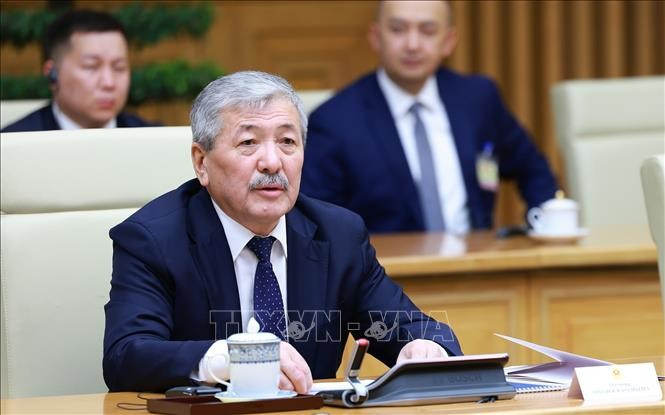 Thủ tướng Kyrgyzstan Adylbek Kasymaliev phát biểu. Ảnh: Dương Giang/TTXVN hoi-dam5-060325.jpg