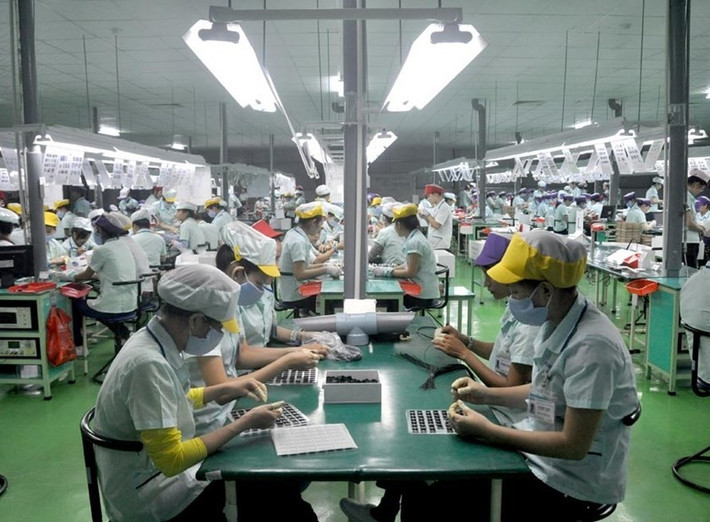 Công nhân sản xuất tại nhà máy Samsung. Nguồn: ITN samsung-2.jpg