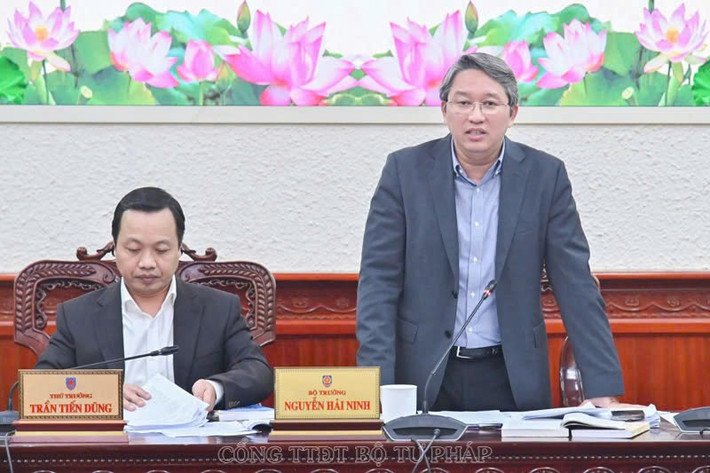 Bộ trưởng Bộ Tư pháp Nguyễn Hải Ninh phát biểu tại cuộc họp Ban Soạn thảo dự án Luật Ban hành văn bản quy phạm pháp luật (sửa đổi) 06012025-hop-ban-soan-thao-luat-ban-hanh-vbqppl-sua-doi-4.jpg