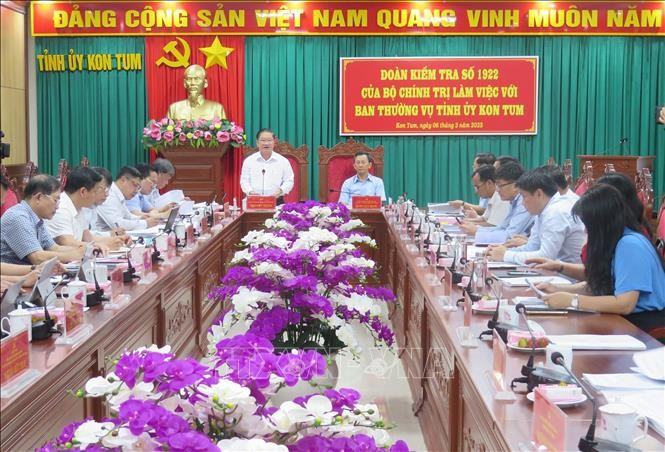 Đoàn Kiểm tra số 1922 của Bộ Chính trị làm việc với Ban Thường vụ Tỉnh ủy Kon Tum, chiều 6.3 Đoàn Kiểm tra số 1922 của Bộ Chính trị làm việc với Ban Thường vụ Tỉnh ủy Kon Tum, chiều 6.3