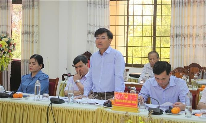 Lãnh đạo UBND tỉnh Kon Tum phát biểu Lãnh đạo UBND tỉnh Kon Tum phát biểu
