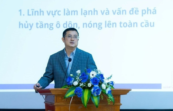 Phó Hiệu trưởng Trường cơ khí (Đại học Bách Khoa Hà Nội) PGS.TS. Nguyễn Việt Dũng phát biểu suy-giam-tang-o-zon-3-1733831125.jpg