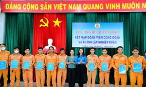 Cấp thiết phát triển đoàn viên, thành lập công đoàn cơ sở ngoài khu vực nhà nước