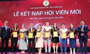 Hội Doanh nhân trẻ Đồng Nai kết nạp các hội viên mới trong dịp kỷ niệm 20 năm Ngày Doanh nhân Việt Nam. Ảnh:V.Gia