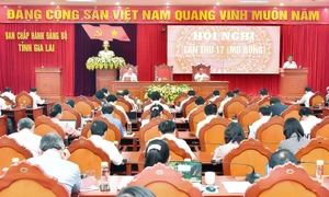 Quang cảnh Hội nghị lần thứ 17 Ban Chấp hành Đảng bộ tỉnh Khóa XVI (mở rộng)