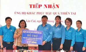 Tổng Liên đoàn Lao động Việt Nam động viên người lao động khắc phục hậu quả sau bão số 3