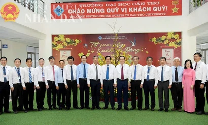 Chủ tịch Quốc hội Trần Thanh Mẫn thăm, làm việc với trường Đại học Cần Thơ 