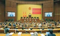Các đại biểu tham quan Triển lãm thành tựu 50 năm nền văn học nghệ thuật Việt Nam sau ngày thống nhất đất nước