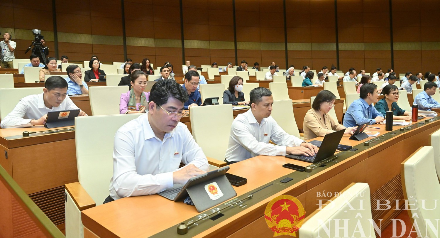 Các đại biểu tại phiên chất vấn. Ảnh: Quang Khánh ctqh5-3237.jpg