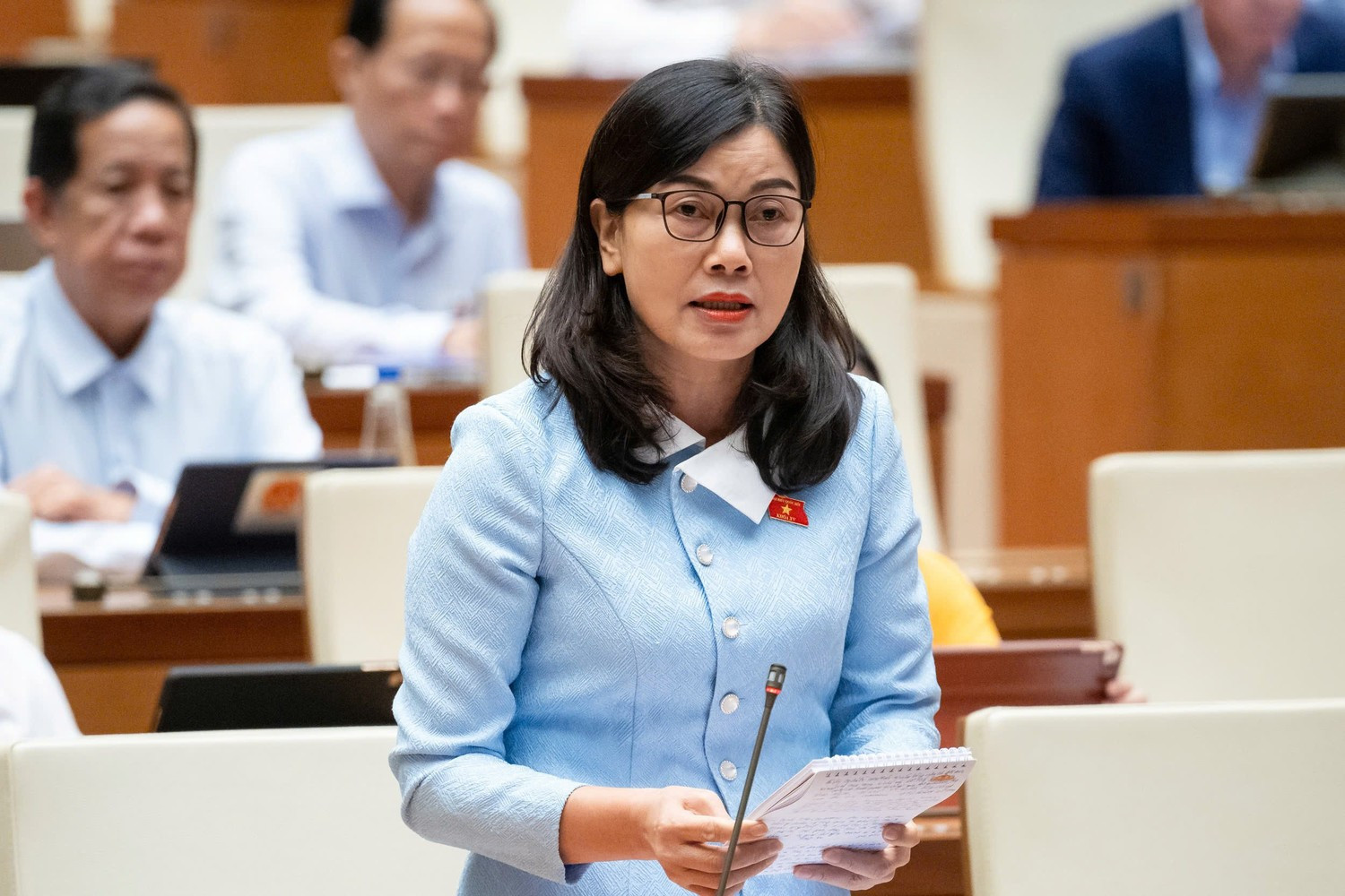 ĐBQH Nguyễn Thị Xuân (Đắk Lắk) chất vấn. Ảnh: Lâm Hiển nguyen-thi-xuan.jpg
