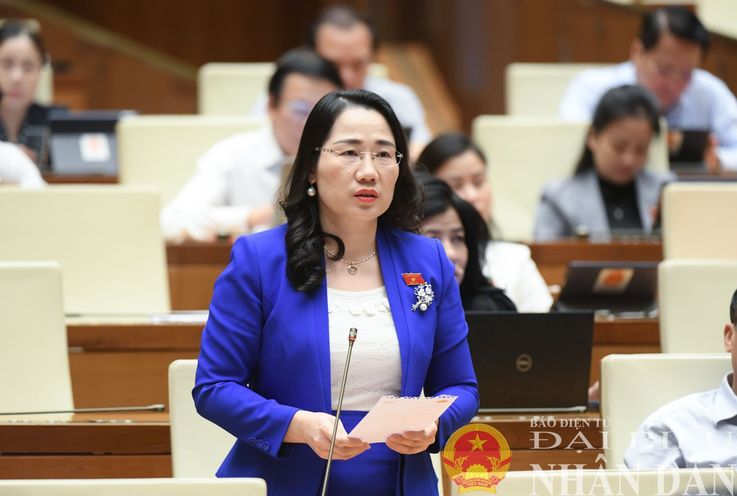 Đại biểu Quốc hội Nguyễn Thị Thủy (Bắc Kạn) chất vấn. Ảnh: Lâm Hiển nguyen-thi-thuy-bac-kanj.jpg