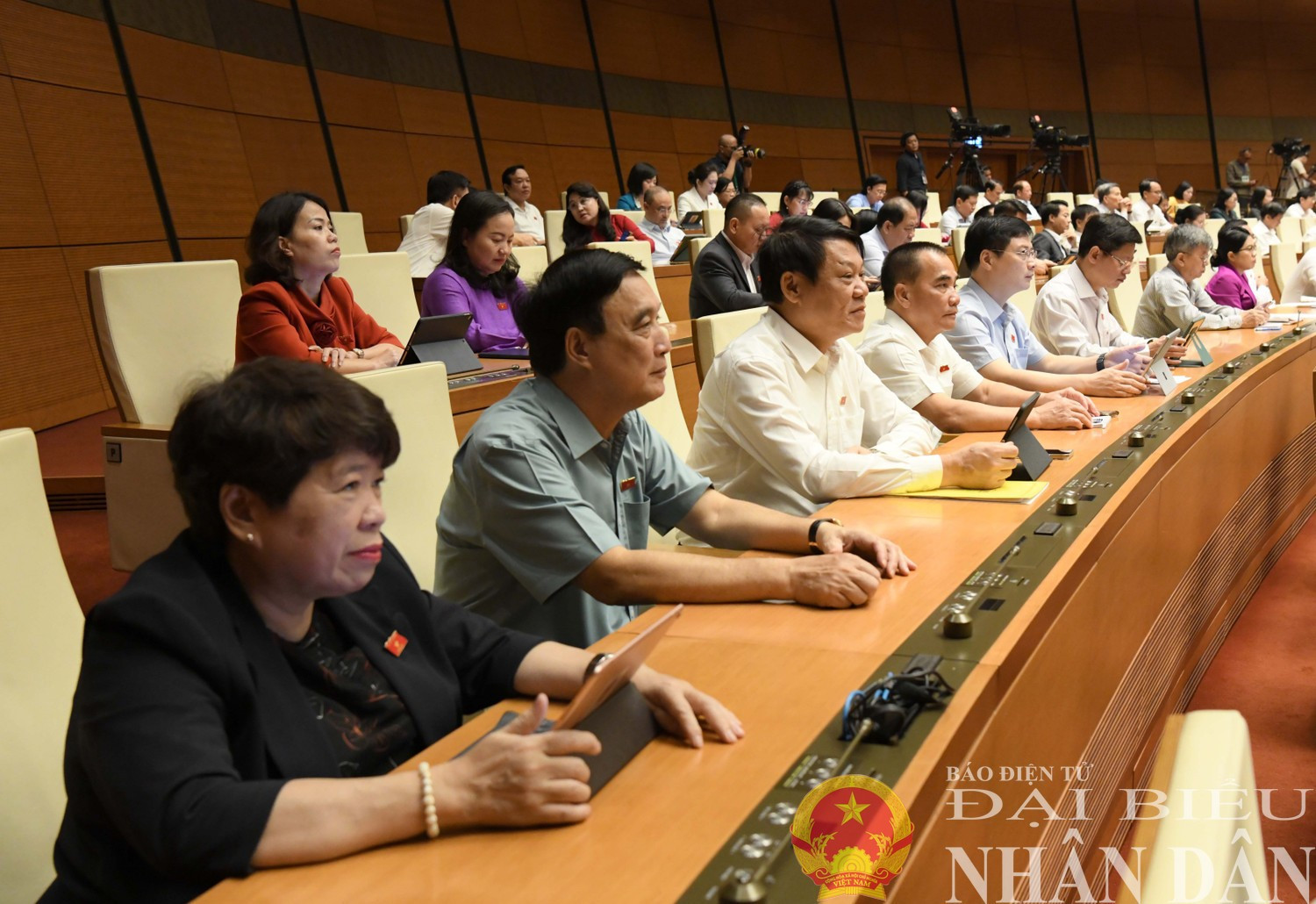 Các đại biểu dự phiên chất vấn. Ảnh: Lâm Hiển doan-phu-tho.jpg