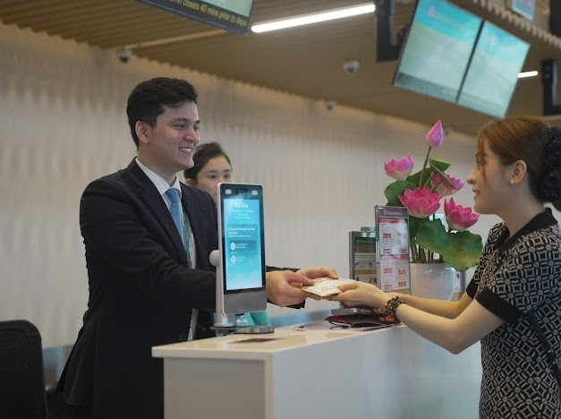 Hành khách làm thủ tục chuyến bay. Ảnh: VNA 3626205455785b8319911763ebb462f0.jpg