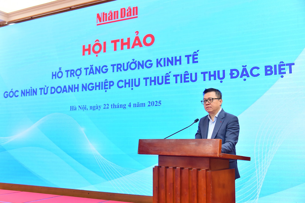 Ủy viên Trung ương Đảng, Tổng Biên tập Báo Nhân Dân, Phó Trưởng ban Tuyên giáo và Dân vận Trung ương, Chủ tịch Hội Nhà báo Việt Nam ông Lê Quốc Minh phát biểu tại hội thảo. Ảnh Thái Yến anh-2-ong-le-quoc-minh-uy-vien-trung-uong-dang-tong-bien-tap-bao-nhan-dan-pho-truong-ban-tuyen-giao-va-dan-van-trung-uong-chu-tich-hoi-nha-bao-viet-nam-anh-thai-yen.jpg