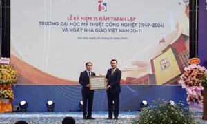 Trường Đại học Mỹ thuật Công nghiệp Hà Nội kỷ niệm 75 năm thành lập