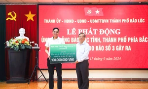 Cán bộ nhân viên Vietcombank ủng hộ 1 ngày lương hỗ trợ đồng bào bị thiệt hại do bão số 3 