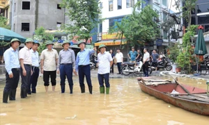 Hà Nội: Bảo đảm an toàn cho nhân dân ở khu vực bị ảnh hưởng bởi lũ lụt