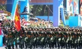 Các khối diễu binh, diễu hành đã sẵn sàng, tuy nhiên thời tiết đang gặp phải mưa lớn