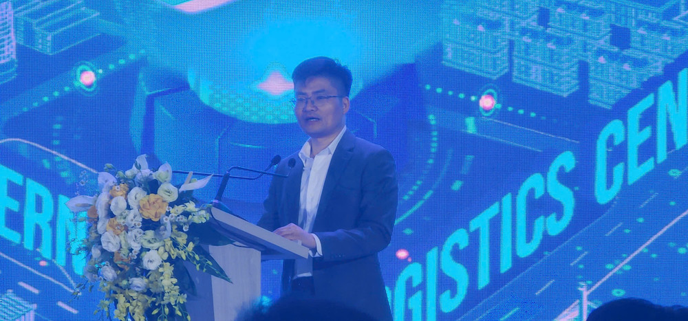 Chủ tịch HĐQT Tập đoàn CNCTech Nguyễn Văn Hùng thay mặt chủ đầu tư chia sẻ về Trung tâm hung.jpg