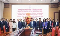 Trưởng Ban Tuyên giáo và Dân vận Trung ương Nguyễn Trọng Nghĩa thăm và chúc mừng Trường Đại học Y Hà Nội