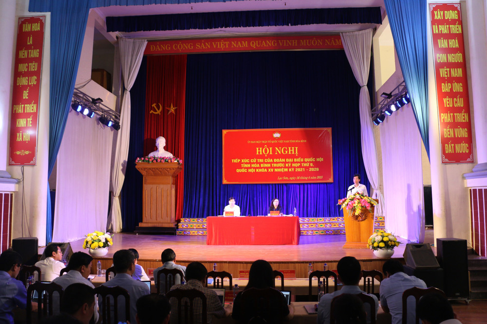 Toàn cảnh buổi TXCT tại huyện Lạc Sơn. Ảnh: Hương Lan img-5792.jpg