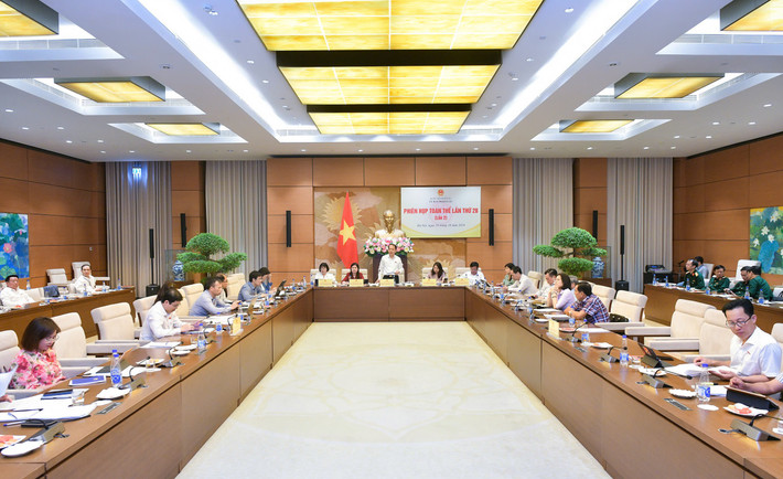 Quang cảnh Phiên họp. Ảnh: Hồ Long ubpl-3-2037-6880.jpg
