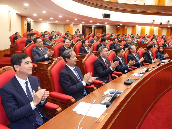 Các đại biểu dự phiên bế mạc Hội nghị lần thứ 10 Ban Chấp hành Trung ương Đảng khóa XIII. Ảnh: Trí Dũng Các đại biểu dự phiên bế mạc Hội nghị lần thứ 10 Ban Chấp hành Trung ương Đảng khóa XIII. Ảnh: Trí Dũng