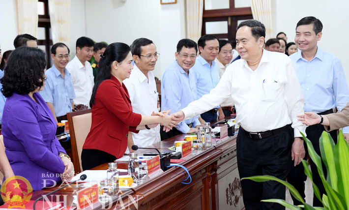 Chủ tịch Quốc hội Trần Thanh Mẫn với các đại biểu. Ảnh: Lâm Hiển dbnd_bl_ctqh-388.jpg