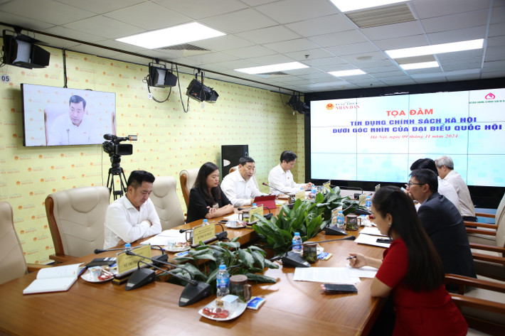 Phó trưởng đoàn chuyên trách Đoàn ĐBQH tỉnh Trà Vinh Thạch Phước Bình chia sẻ tại tọa đàm. Ảnh: Duy Thông thachphuocbinh-1.jpg
