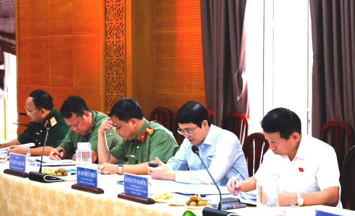 Các thành viên Đoàn khảo sát tại cuộc làm việc với UBND TP. Vũng Tàu Các thành viên Đoàn khảo sát tại cuộc làm việc với UBND TP. Vũng Tàu