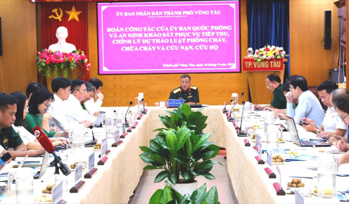 Đoàn giám sát của Ủy ban Quốc phòng và An ninh làm việc với UBND TP. Vũng Tàu, tỉnh Bà Rịa - Vũng Tàu Đoàn giám sát của Ủy ban Quốc phòng và An ninh làm việc với UBND TP. Vũng Tàu, tỉnh Bà Rịa - Vũng Tàu