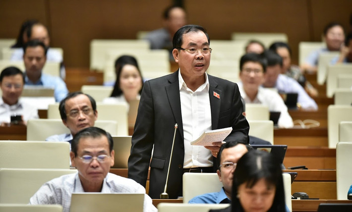 Đại biểu Quốc hội Nguyễn Quang Huân (Bình Dương) phát biểu. Ảnh: Quang Khánh quang-huan.jpg