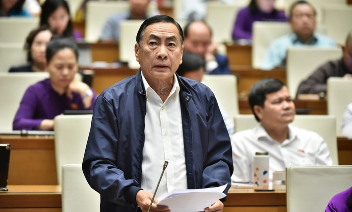 Đại biểu Quốc hội Phạm Văn Hòa (Đồng Tháp) phát biểu. Ảnh: Quang Khánh van-hoa.jpg