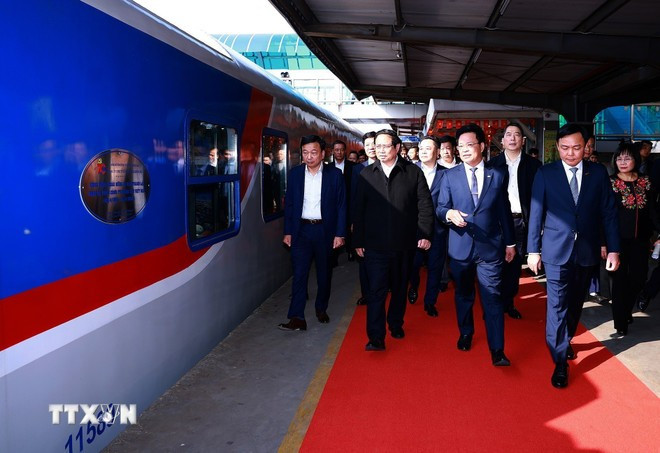 Thủ tướng Phạm Minh Chính kiểm tra tuyến đường sắt du lịch cao cấp của Tổng Công ty Đường sắt Việt Nam. Ảnh: Dương Giang/TTXVN Thủ tướng Phạm Minh Chính kiểm tra tuyến đường sắt du lịch cao cấp của Tổng Công ty Đường sắt Việt Nam. Ảnh: Dương Giang/TTXVN