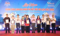 Sôi nổi Liên hoan bánh dân gian ba miền Bắc Ninh