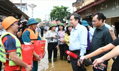 Một số hình ảnh Chủ tịch Quốc hội Trần Thanh Mẫn kiểm tra tình hình và chỉ đạo khắc phục thiệt hại do bão số 3 gây ra trên địa bàn Thái Nguyên